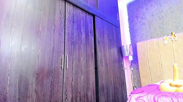 ava-am online show from November 8, 2025, 2:45 am