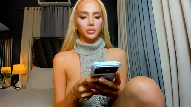 Snapshot of KylieSonique chatting on July 21, 2026, 2:25 am KylieSonique online show from July 21, 2026, 2:25 am
