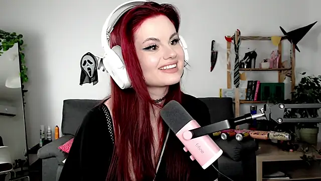 Snapshot of Della_Ideal chatting on October 19, 2025, 11:11 am Della Ideal online show from October 19, 2025, 11:11 am