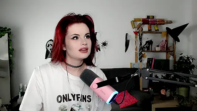 Snapshot of Della_Ideal chatting on October 21, 2025, 8:48 am Della Ideal online show from October 21, 2025, 8:48 am