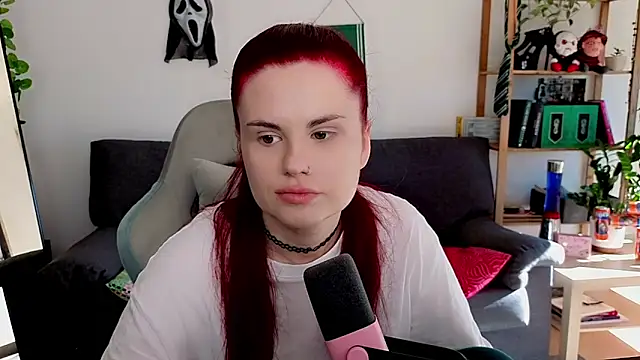 Della Ideal online show from November 18, 2025, 10:52 am