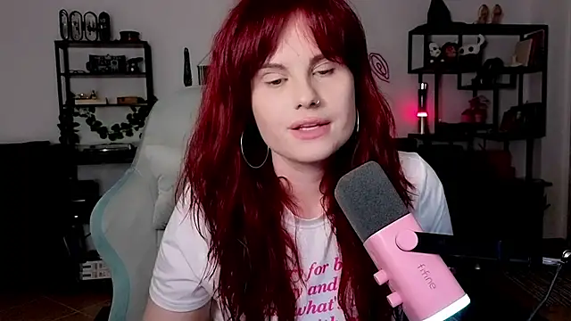 Della Ideal online show from April 14, 2026, 6:14 pm