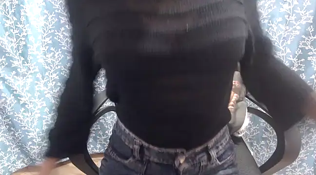 Reena600 online show from March 7, 2025, 4:11 pm