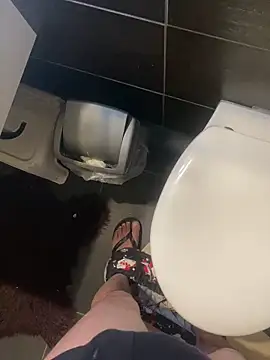 Snapshot of rogerdik76 chatting on September 14, 2025, 7:07 am rogerdik76 online show from September 14, 2025, 7:07 am