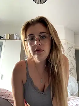 Snapshot of Busty-smiley-miley chatting on September 16, 2025, 10:49 am Busty-smiley-miley online show from September 16, 2025, 10:49 am