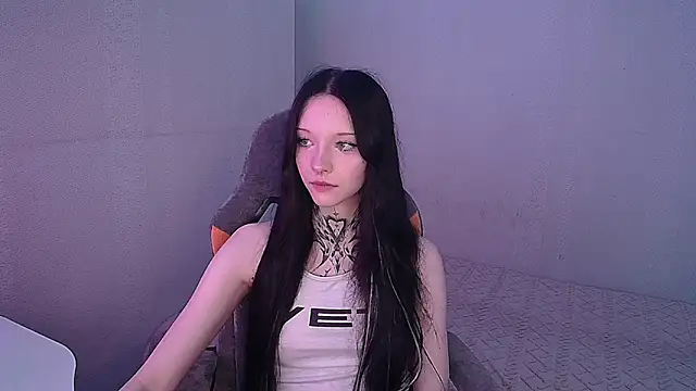 mefwhore online show from October 13, 2025, 5:13 pm