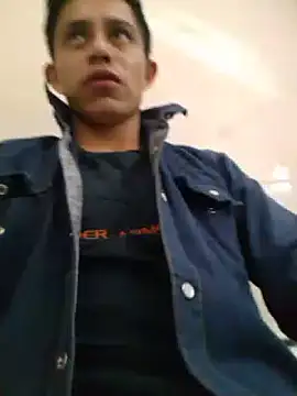 Snapshot of cachondo93 chatting on March 13, 2025, 6:26 am cachondo93 online show from March 13, 2025, 6:26 am