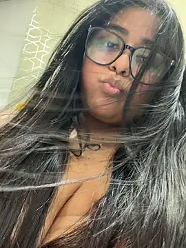 Snapshot of virginbrunette99 chatting on July 17, 2026, 6:31 am virginbrunette99 online show from July 17, 2026, 6:31 am