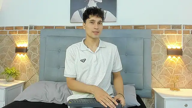 Snapshot of buddy_whitte chatting on March 7, 2025, 11:51 am buddy whitte online show from March 7, 2025, 11:51 am