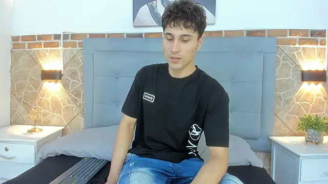 Snapshot of buddy_whitte chatting on March 22, 2025, 11:42 am buddy whitte online show from March 22, 2025, 11:42 am