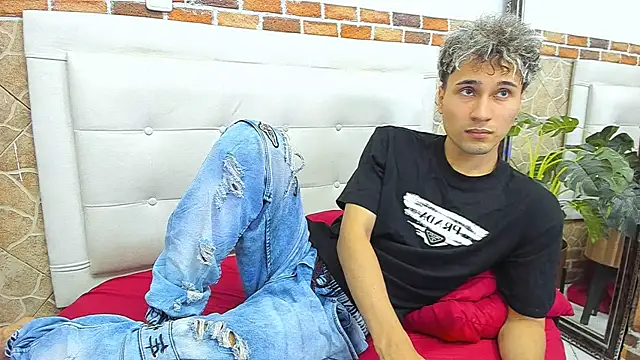 Snapshot of buddy_whitte chatting on September 10, 2025, 12:16 pm buddy whitte online show from September 10, 2025, 12:16 pm