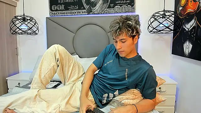 Snapshot of buddy_whitte chatting on October 23, 2025, 12:04 pm buddy whitte online show from October 23, 2025, 12:04 pm