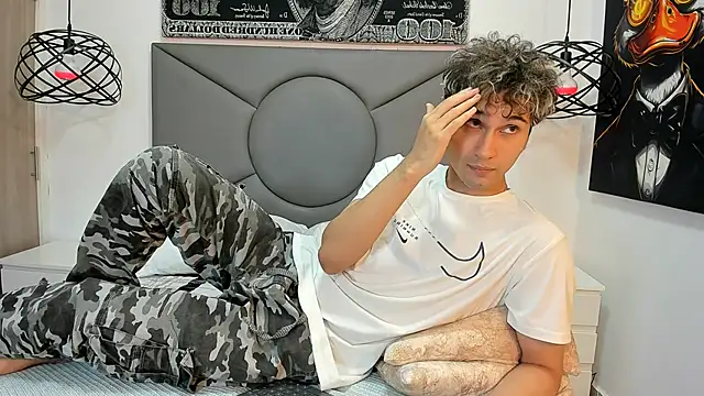 Snapshot of buddy_whitte chatting on October 28, 2025, 11:58 am buddy whitte online show from October 28, 2025, 11:58 am