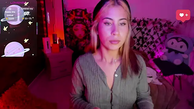 Snapshot of Minami_Nakamura chatting on January 17, 2026, 10:02 pm Minami Nakamura online show from January 17, 2026, 10:02 pm