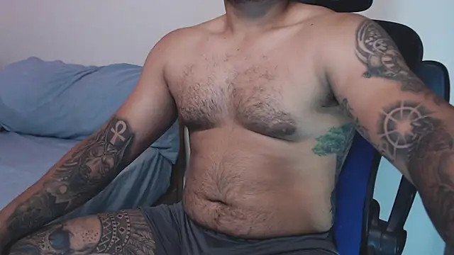 Snapshot of maxflurry_ chatting on July 12, 2026, 9:11 am maxflurry online show from July 12, 2026, 9:11 am