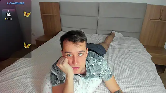 Snapshot of your_super_hero chatting on February 24, 2025, 6:26 pm your super hero online show from February 24, 2025, 6:26 pm