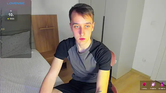 Snapshot of your_super_hero chatting on February 26, 2025, 2:36 pm your super hero online show from February 26, 2025, 2:36 pm