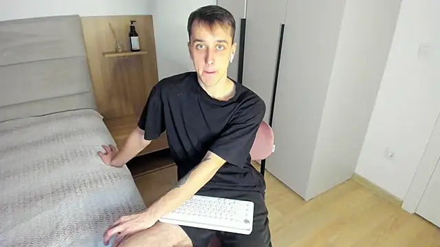 Snapshot of your_super_hero chatting on March 3, 2025, 3:19 am your super hero online show from March 3, 2025, 3:19 am