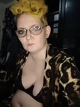 Mellyjellygoddess420 online show from May 28, 2026, 3:15 am