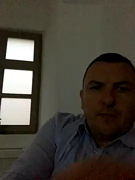 Snapshot of Mike8523 chatting on October 20, 2025, 4:35 am Mike8523 online show from October 20, 2025, 4:35 am