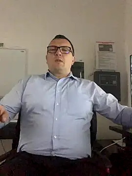 Snapshot of Mike8523 chatting on October 30, 2025, 5:09 am Mike8523 online show from October 30, 2025, 5:09 am