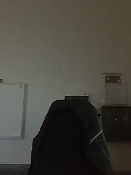 Snapshot of Mike8523 chatting on November 11, 2025, 5:35 pm Mike8523 online show from November 11, 2025, 5:35 pm