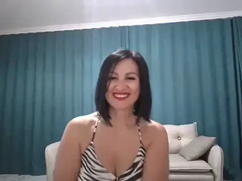 Snapshot of Rosa_Angie chatting on March 7, 2025, 3:51 am Rosa Angie online show from March 7, 2025, 3:51 am