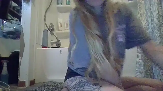 qtkayyzzxoxo online show from March 5, 2025, 5:29 pm