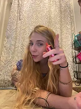 qtkayyzzxoxo online show from March 22, 2025, 10:48 pm