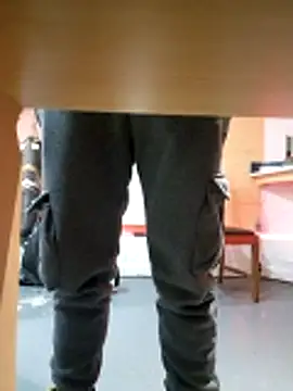 Snapshot of beelzeboobek chatting on December 3, 2025, 8:00 am beelzeboobek online show from December 3, 2025, 8:00 am