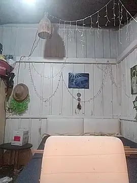 Fellyna online show from October 2, 2025, 8:05 pm