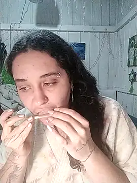 Fellyna online show from October 19, 2025, 3:45 pm