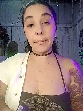 Fellyna online show from November 3, 2025, 1:56 pm