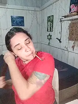 Fellyna online show from November 5, 2025, 2:28 pm