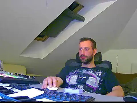 Snapshot of gryzoon chatting on October 4, 2025, 10:19 pm gryzoon online show from October 4, 2025, 10:19 pm