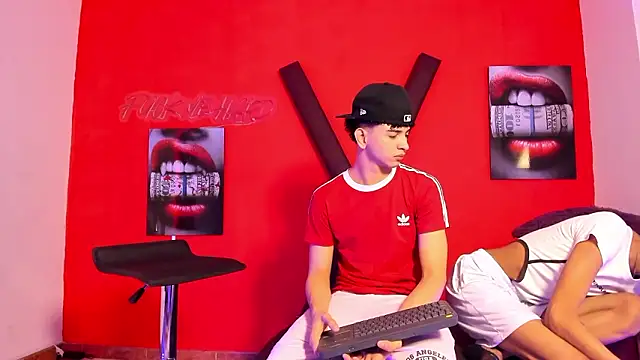 Snapshot of KING_OFF_BOYS chatting on March 8, 2026, 1:04 pm KING OFF BOYS online show from March 8, 2026, 1:04 pm