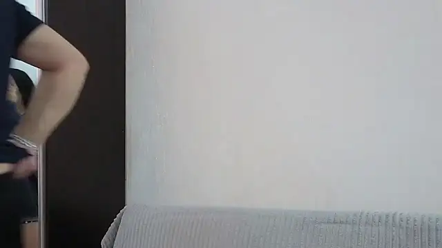 Snapshot of _KissMyAss_ chatting on January 13, 2026, 11:32 pm KissMyAss online show from January 13, 2026, 11:32 pm