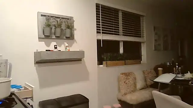 princesskimamii online show from November 2, 2025, 9:33 am