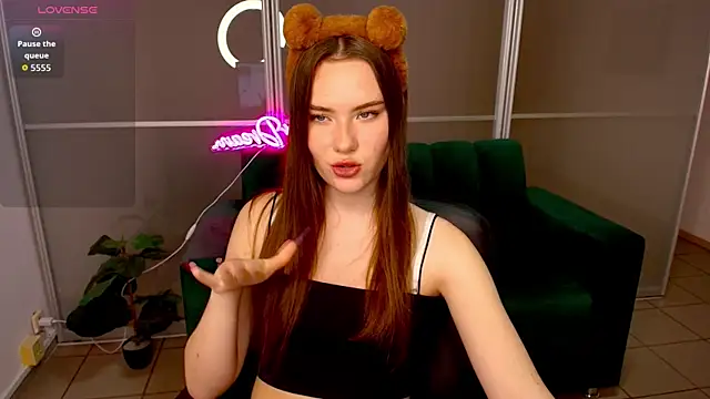 ElenaOconar online show from October 9, 2025, 7:34 pm