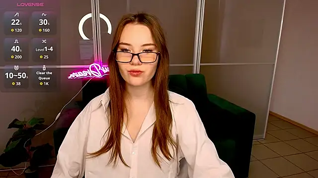 ElenaOconar online show from October 20, 2025, 5:52 am