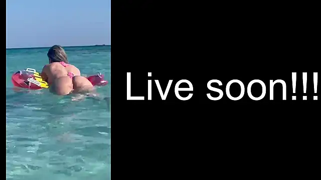 Snapshot of _Allie_ chatting on October 20, 2025, 4:24 am Allie online show from October 20, 2025, 4:24 am