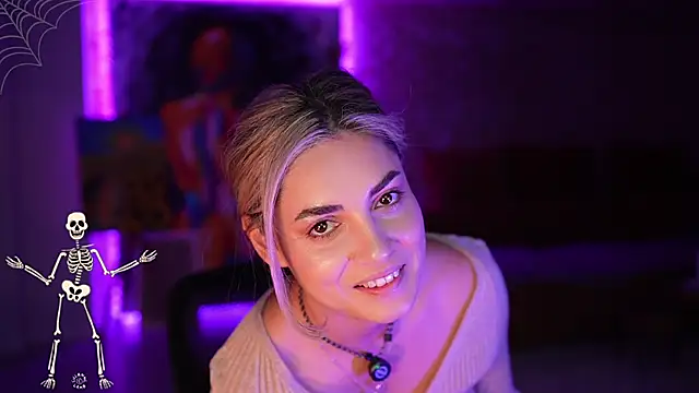 Snapshot of _Allie_ chatting on October 28, 2025, 5:22 am Allie online show from October 28, 2025, 5:22 am