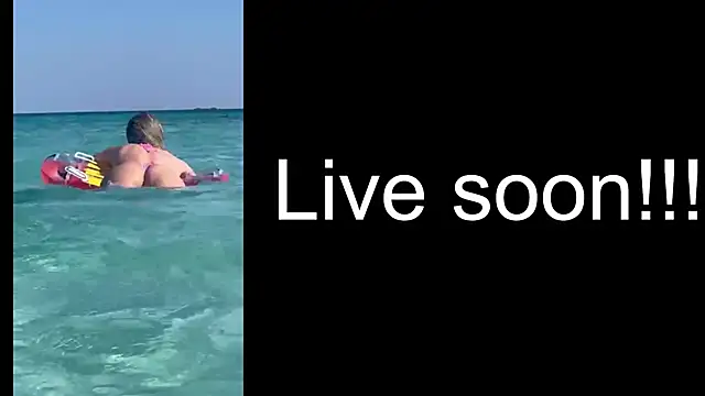 Snapshot of _Allie_ chatting on November 5, 2025, 5:40 am Allie online show from November 5, 2025, 5:40 am