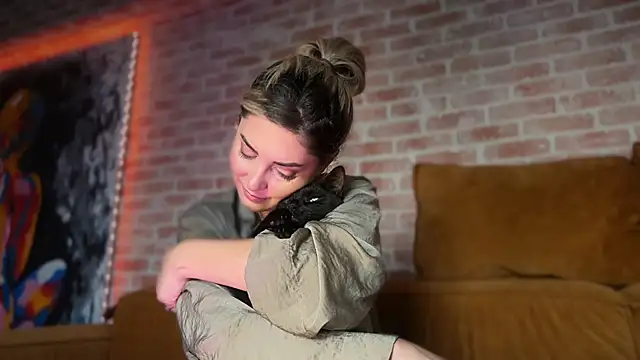 Snapshot of _Allie_ chatting on February 4, 2026, 11:05 am Allie online show from February 4, 2026, 11:05 am