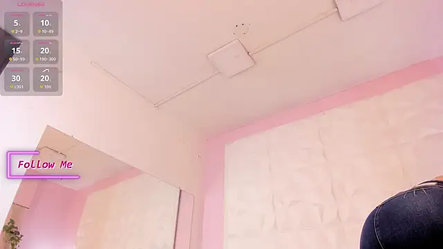 Snapshot of Valeriagomez_ chatting on October 4, 2025, 12:03 pm Valeriagomez online show from October 4, 2025, 12:03 pm