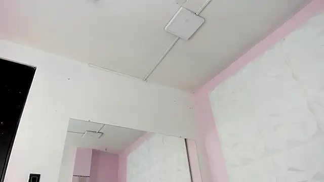 Snapshot of Valeriagomez_ chatting on October 21, 2025, 12:28 pm Valeriagomez online show from October 21, 2025, 12:28 pm