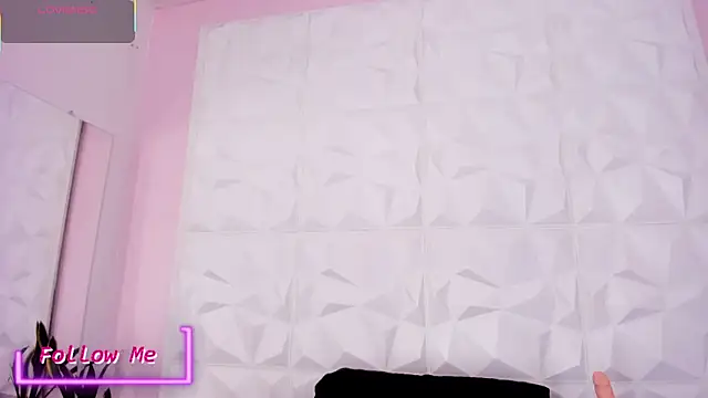 Snapshot of Valeriagomez_ chatting on November 24, 2025, 12:05 pm Valeriagomez online show from November 24, 2025, 12:05 pm