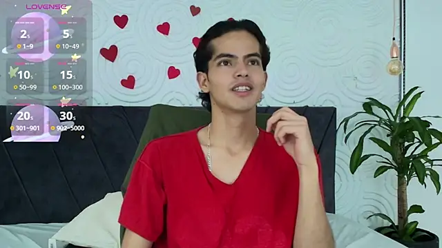 Snapshot of Maximoherrera_16 chatting on April 16, 2026, 1:34 pm Maximoherrera 16 online show from April 16, 2026, 1:34 pm