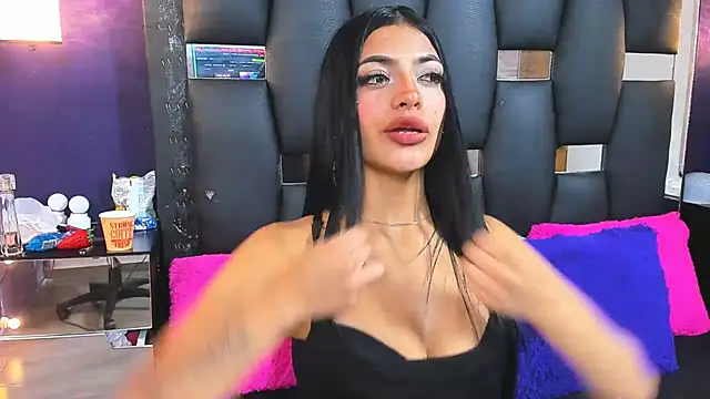 EMYCLARK01 online show from September 16, 2025, 1:06 am