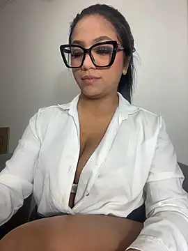 Snapshot of Nicoll_Evans_ chatting on November 18, 2025, 1:15 pm Nicoll Evans online show from November 18, 2025, 1:15 pm